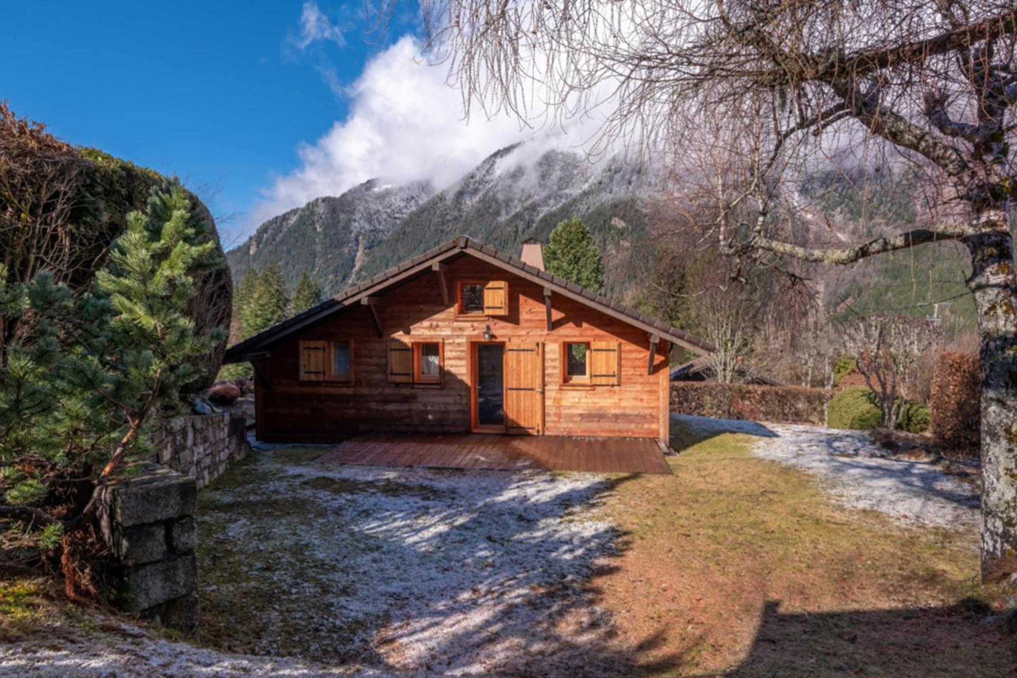 Chalet Charming Small With Aiguille Du Midi View