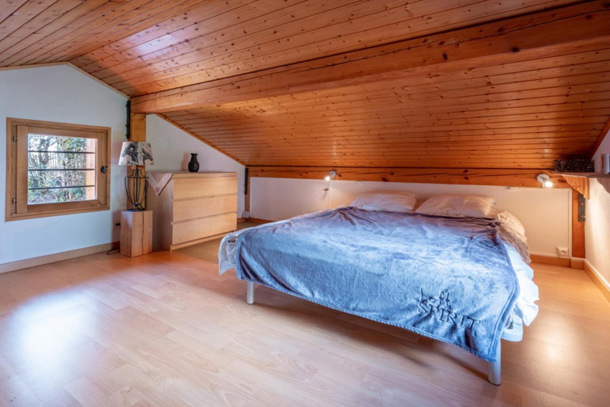 Charming Small With Aiguille Du Midi View
