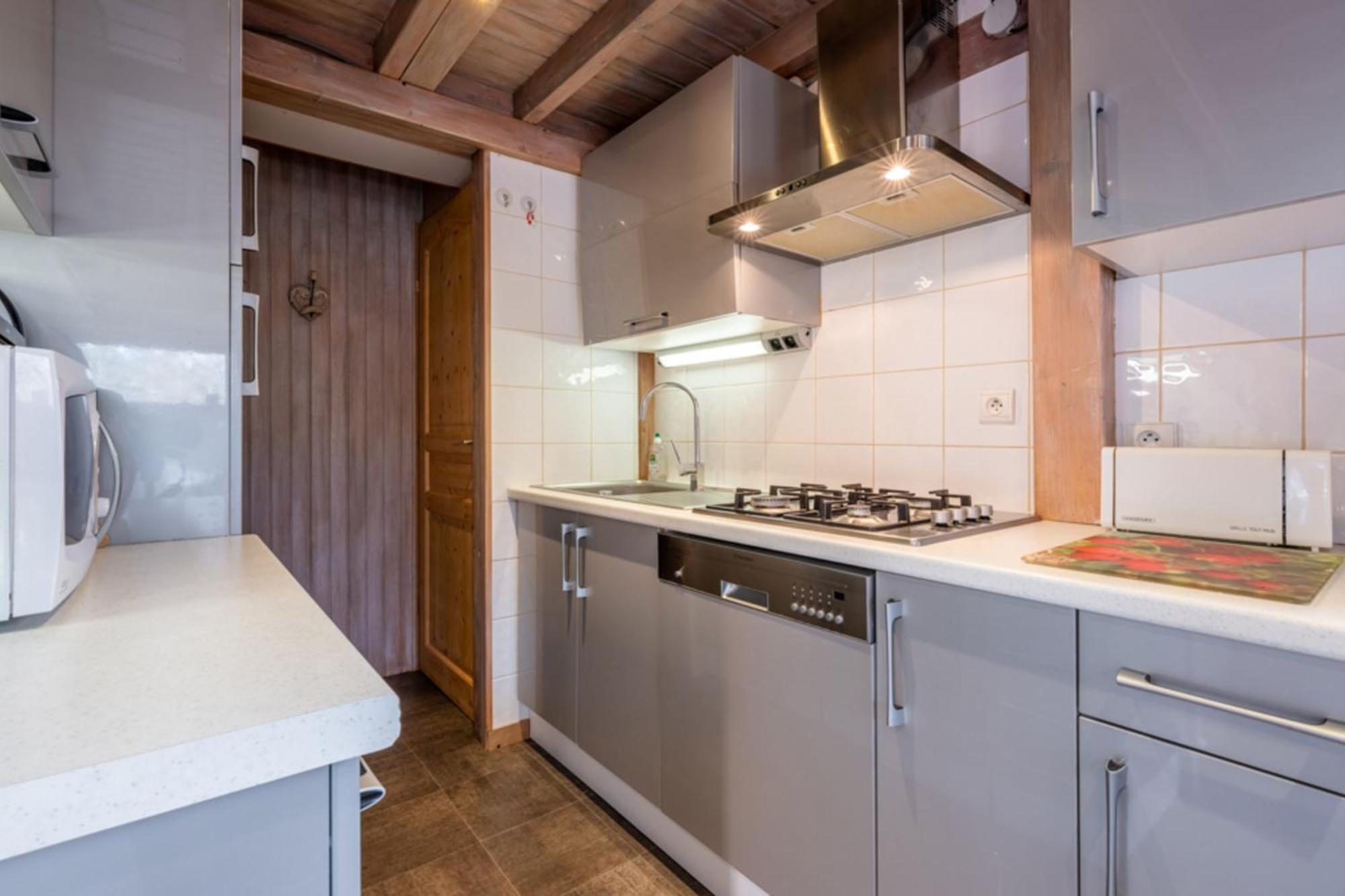 Charming Small With Aiguille Du Midi View Chalet