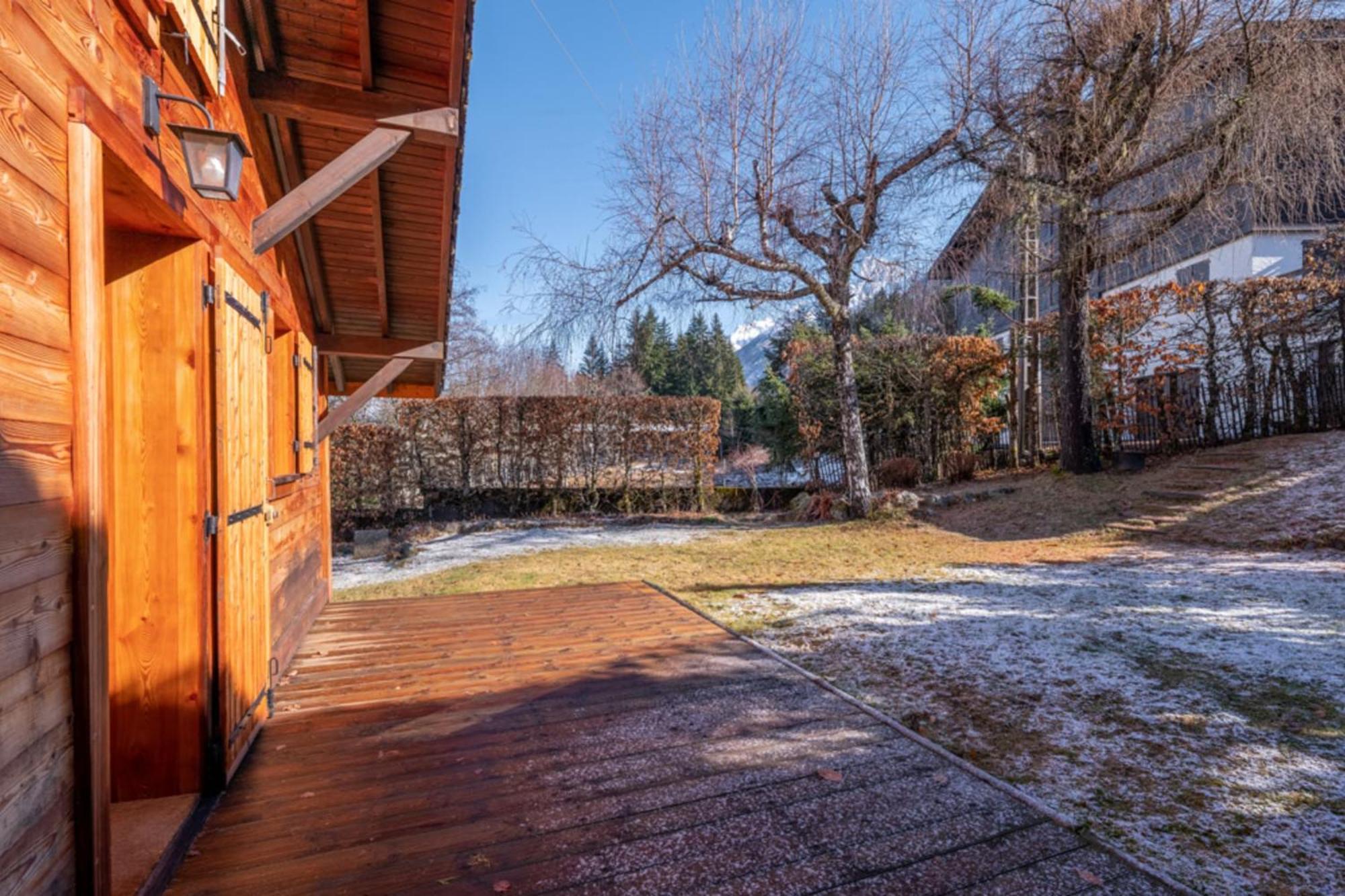 Chalet Charming Small With Aiguille Du Midi View Chamonix